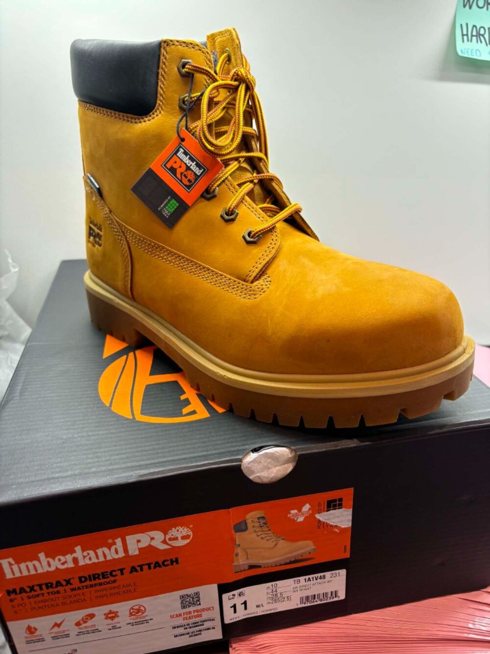 Timberland PRO Men's 6 Direct Attach MaxTRAX Soft Toe Waterproof Boot Size 11